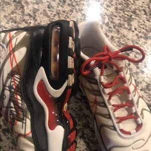 Nike air max plus , 6.5 Y = women’s 8